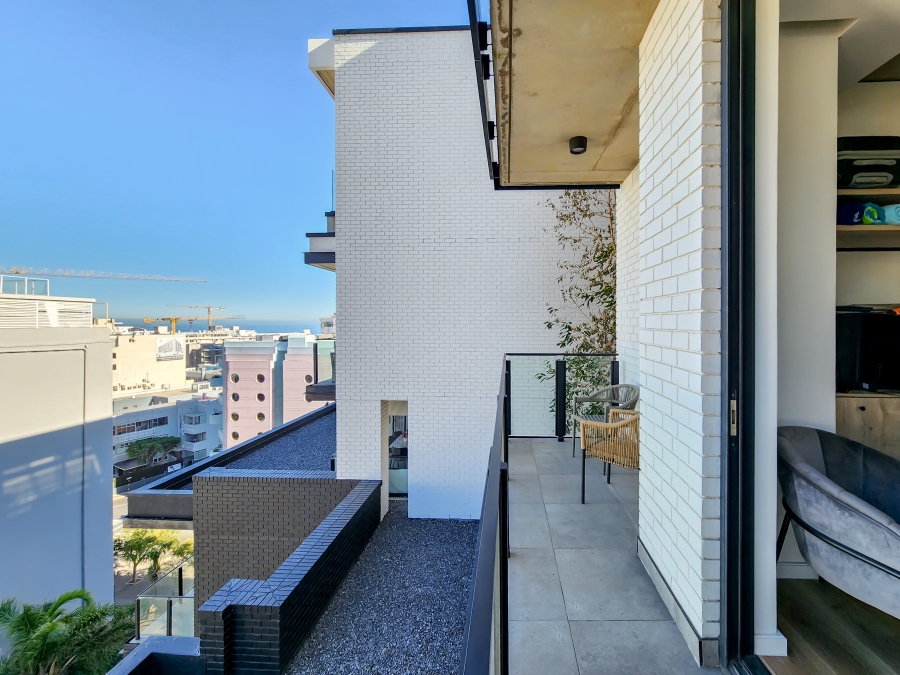 2 Bedroom Property for Sale in Sea Point Western Cape